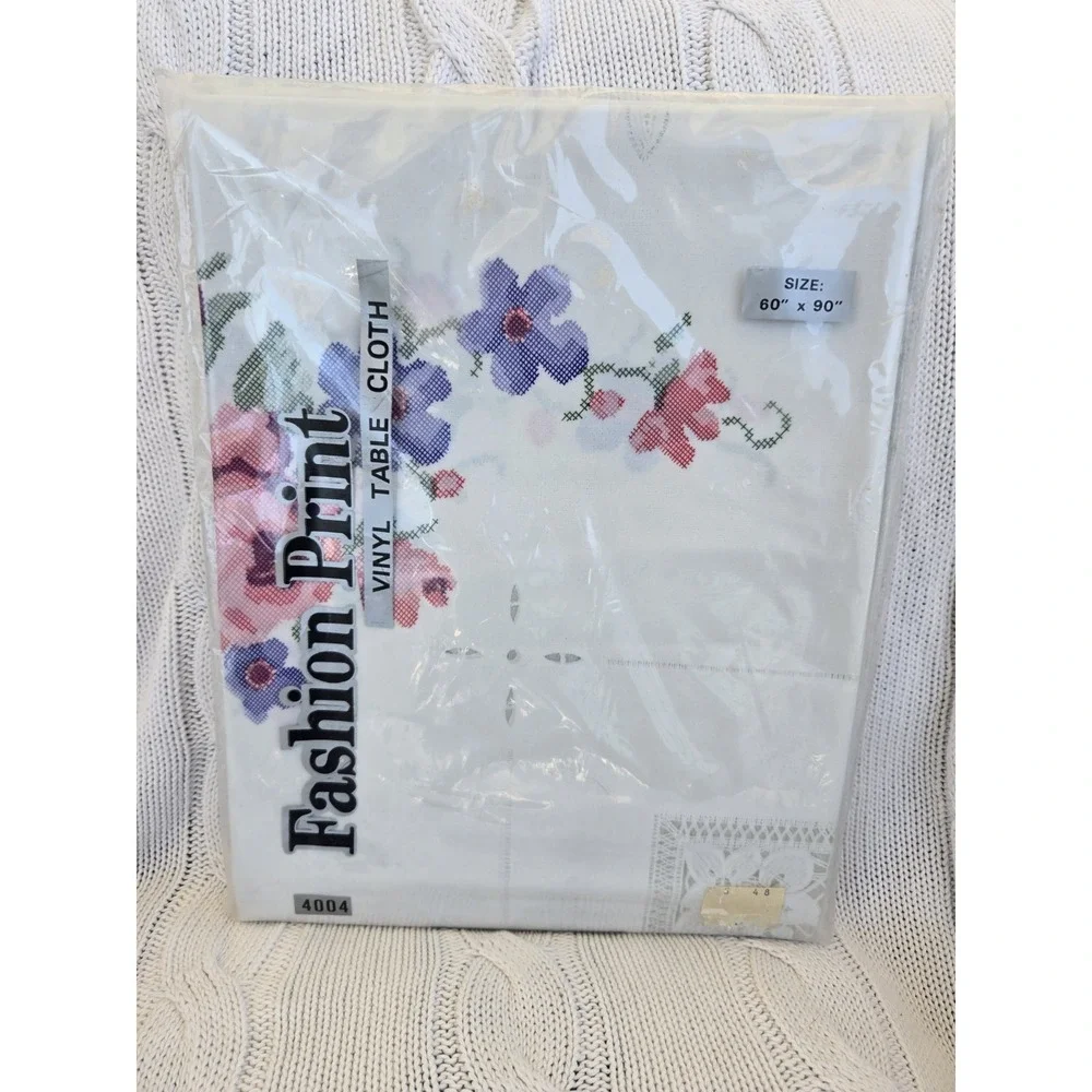 Vintage Floral Vinyl Tablecloth 60x90 White‎ Lace Farmhouse Cottagecore